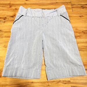 Saint Tropez West Women’s Bermuda Shorts Size 6 Blue White Stripe 100% Cotton